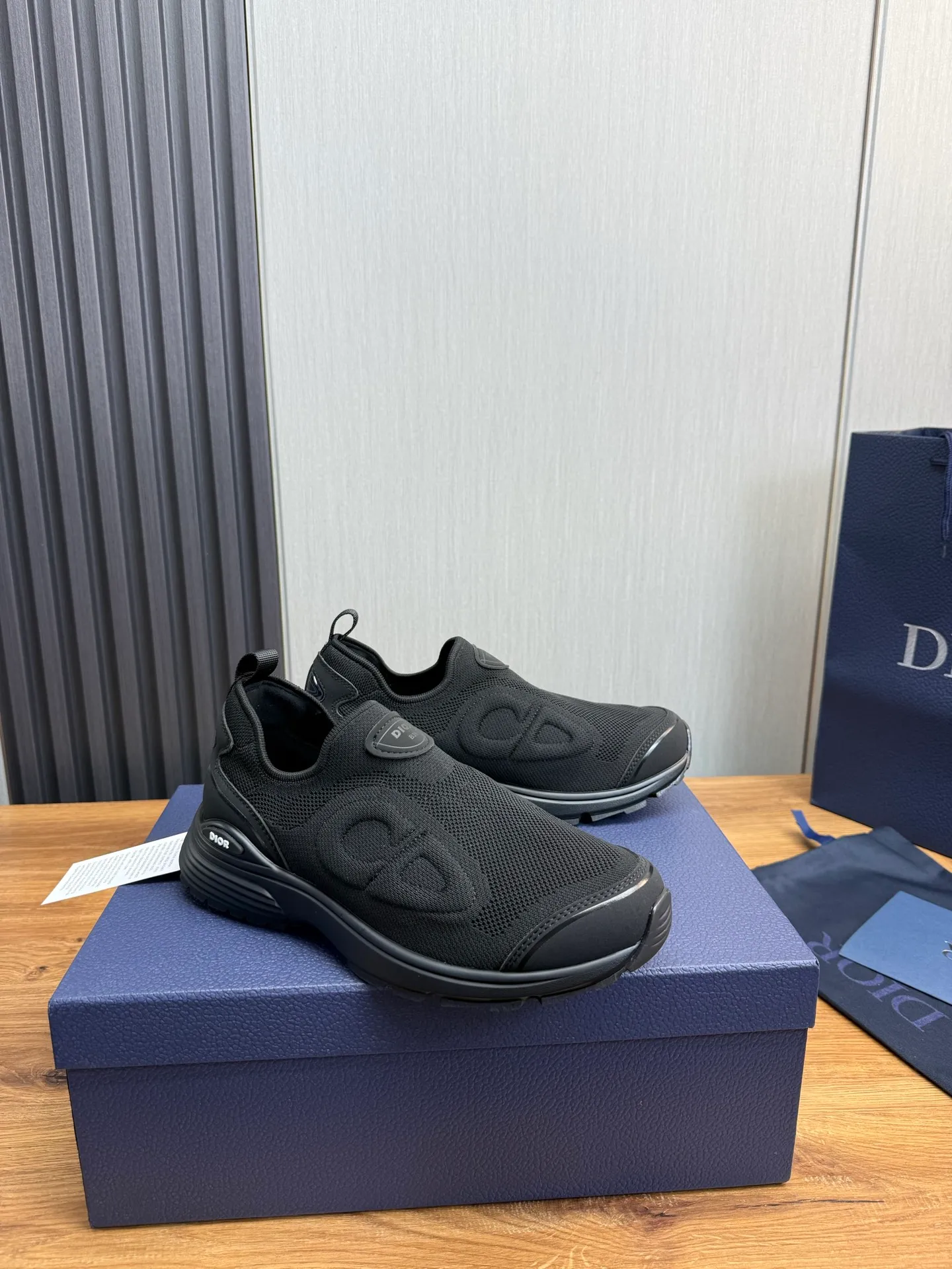 Men's shoes 💰580💰 Dior Dior B30 latest hot model shipped, original 1:1 manufacturing ▪️ Fabric: Original custom fly woven ▪️ Lining: Imported breathable mesh ▪️ Sole: Original molded non-slip outsole ▪️ Size: 38-45 (custom-made 45 non-returnable)
